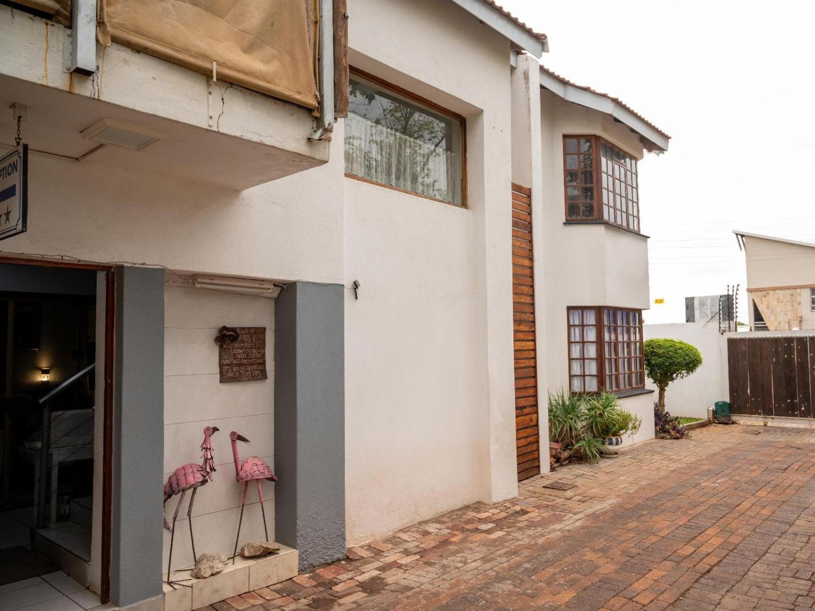 Sleepers Villa Guesthouse Полокване Экстерьер фото