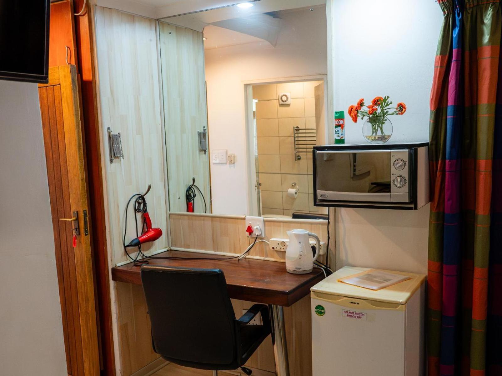Sleepers Villa Guesthouse Полокване Номер фото